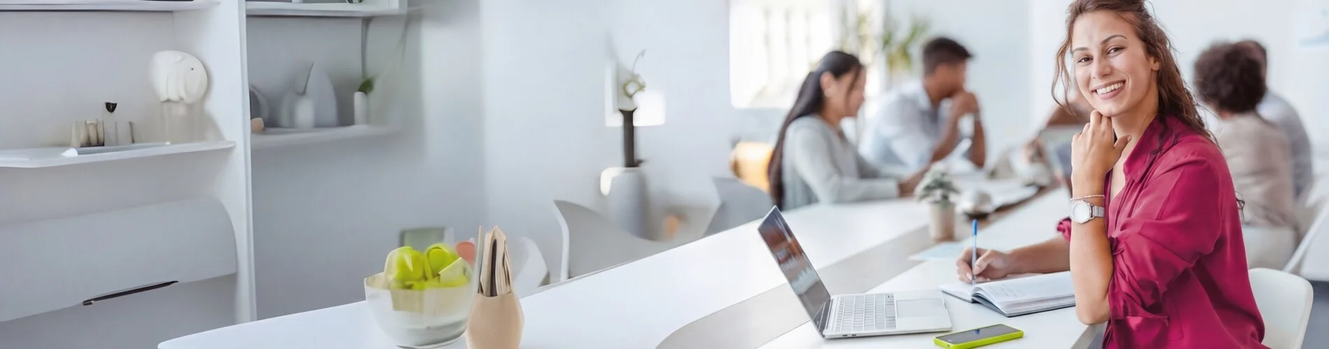 Weiterbildung | Frau am Laptop | Business | VDR-Akademie